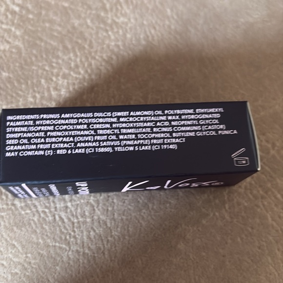 K.Voss lip potion - Picture 3 of 3
